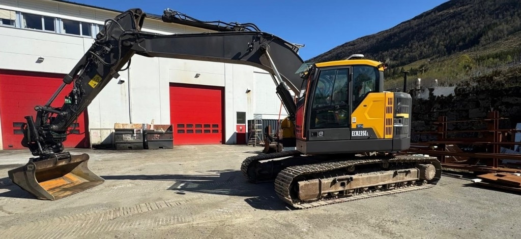 Volvo ECR 235 E - Pelle sur chenille: photos 2 Volvo ECR 235 E - Pelle sur chenille: photos 2