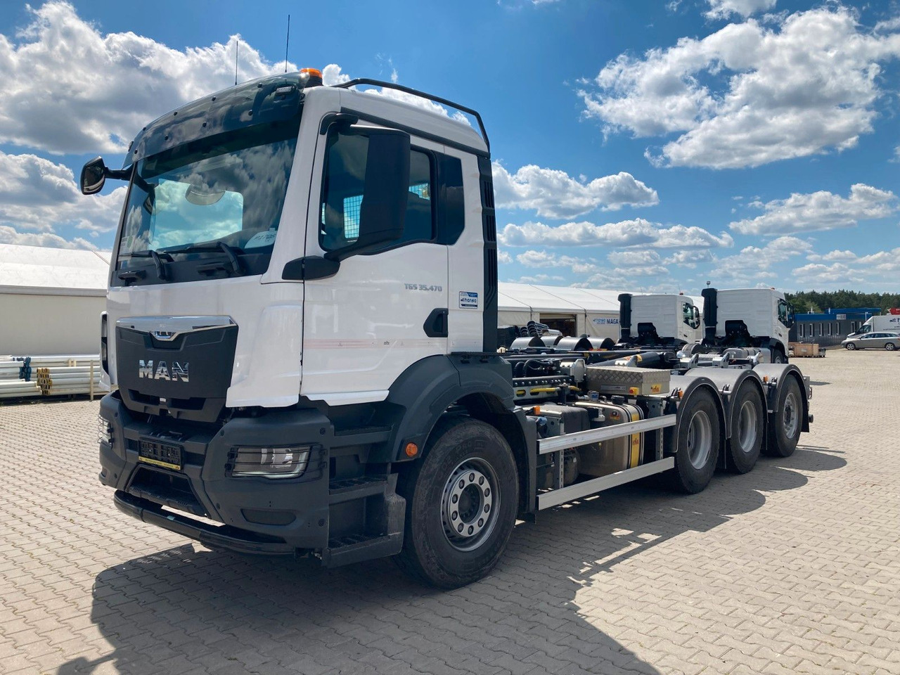 MAN TGS 35.480 TRIDEM HYVA 26-62-SKZ - Camion ampliroll: photos 2 MAN TGS 35.480 TRIDEM HYVA 26-62-SKZ - Camion ampliroll: photos 2