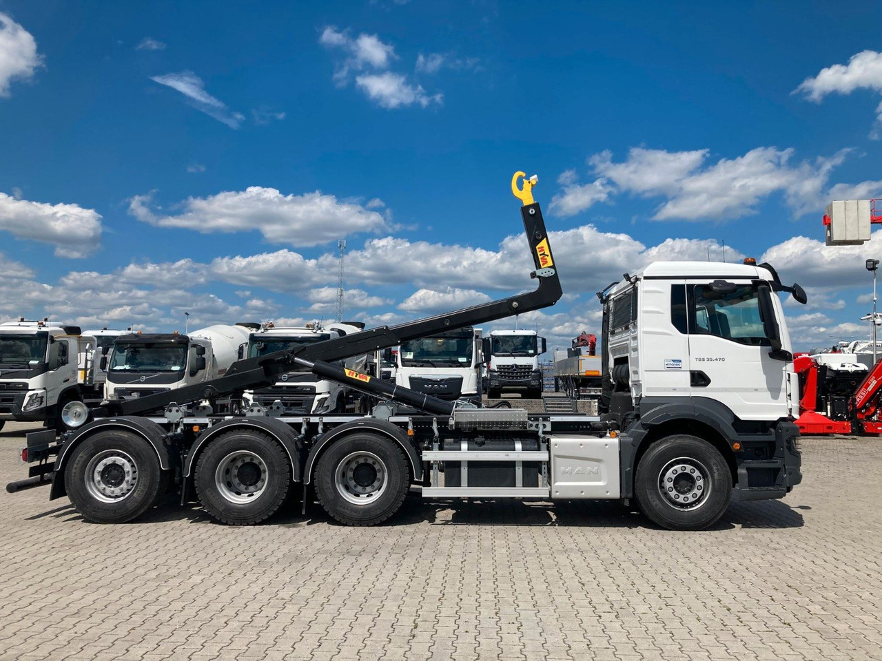 MAN TGS 35.480 TRIDEM HYVA 26-62-SKZ - Camion ampliroll: photos 3 MAN TGS 35.480 TRIDEM HYVA 26-62-SKZ - Camion ampliroll: photos 3