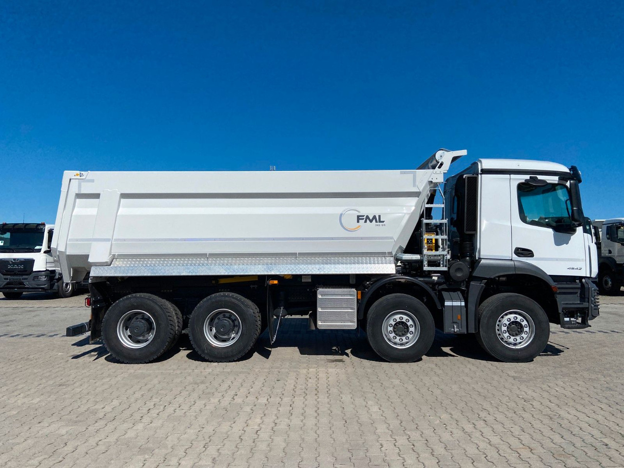 Mercedes-Benz Arocs 4542 8x4 AUTOMAT EURO 3 FML KIPPER - Camion benne: photos 4 Mercedes-Benz Arocs 4542 8x4 AUTOMAT EURO 3 FML KIPPER - Camion benne: photos 4