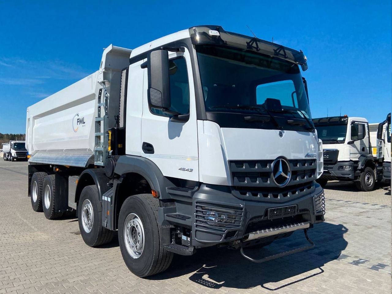 Mercedes-Benz Arocs 4542 8x4 AUTOMAT EURO 3 FML KIPPER - Camion benne: photos 1 Mercedes-Benz Arocs 4542 8x4 AUTOMAT EURO 3 FML KIPPER - Camion benne: photos 1