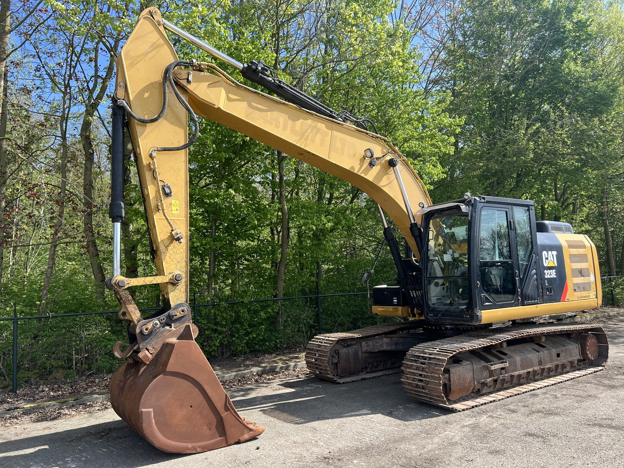 CATERPILLAR 323E - Pelle sur chenille: photos 1 CATERPILLAR 323E - Pelle sur chenille: photos 1