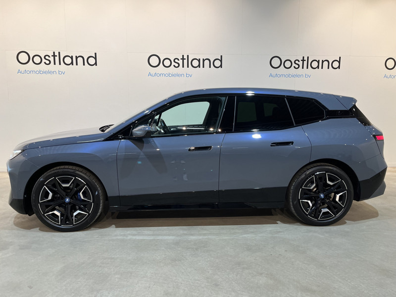 BMW iX xDrive40 High Executive 77 kWh / Luchtvering / Pano / Harman Kardon / Trekhaak / Sportpakket / 27.750 KM !! - SUV: photos 3 BMW iX xDrive40 High Executive 77 kWh / Luchtvering / Pano / Harman Kardon / Trekhaak / Sportpakket / 27.750 KM !! - SUV: photos 3