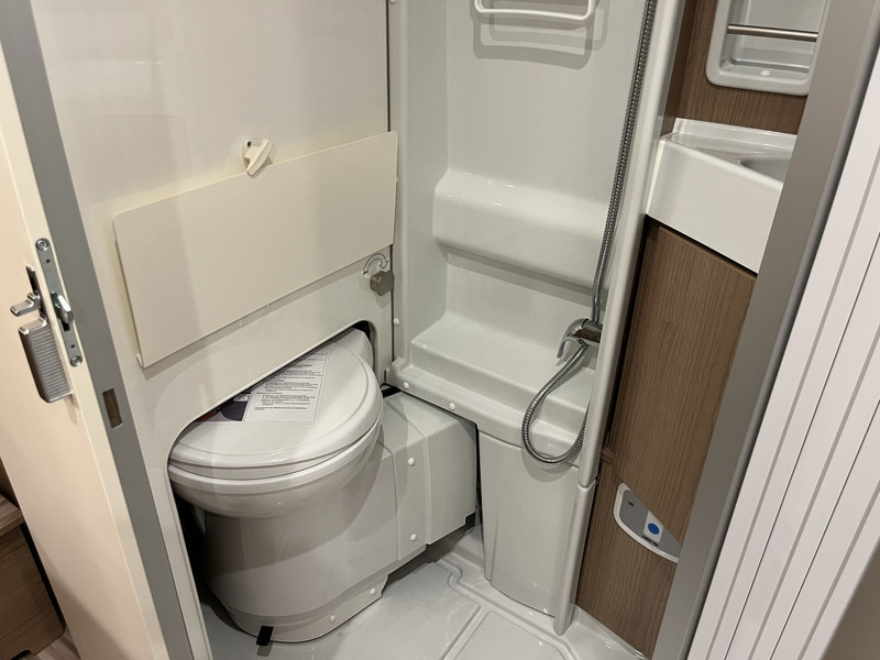 Fourgon aménagé Carthago MALIBU VAN 640 LE GT Skyview 160 PK Automaat / Dakairco / Compleet Als Nieuw ! / 17.200 KM !!: photos 20