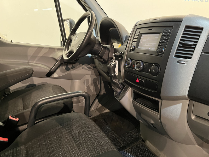 Mercedes-Benz Sprinter 314 CDI RWD Automaat Bakwagen / Meubelbak / Euro 6 / Airco / Cruise Control / Camera / 3-Zits / BPM VRIJ !! - Fourgon grand volume: photos 3 Mercedes-Benz Sprinter 314 CDI RWD Automaat Bakwagen / Meubelbak / Euro 6 / Airco / Cruise Control / Camera / 3-Zits / BPM VRIJ !! - Fourgon grand volume: photos 3