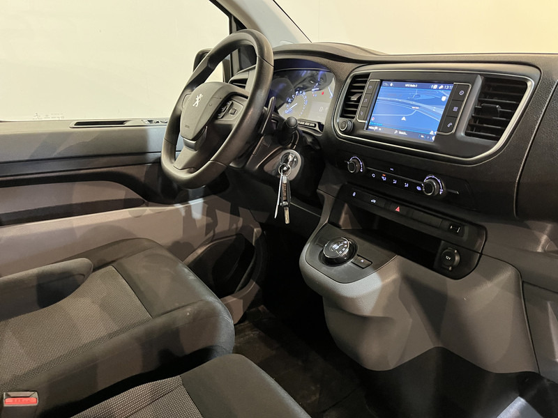 Peugeot Expert 2.0 BlueHDI Long Premium 180 PK Automaat / Euro 6 / Airco / Cruise Control / Navigatie / CarPlay / Trekhaak / PDC / Imperiaal / 3-Zits 90.000 KM !! - Fourgonnette: photos 3 Peugeot Expert 2.0 BlueHDI Long Premium 180 PK Automaat / Euro 6 / Airco / Cruise Control / Navigatie / CarPlay / Trekhaak / PDC / Imperiaal / 3-Zits 90.000 KM !! - Fourgonnette: photos 3