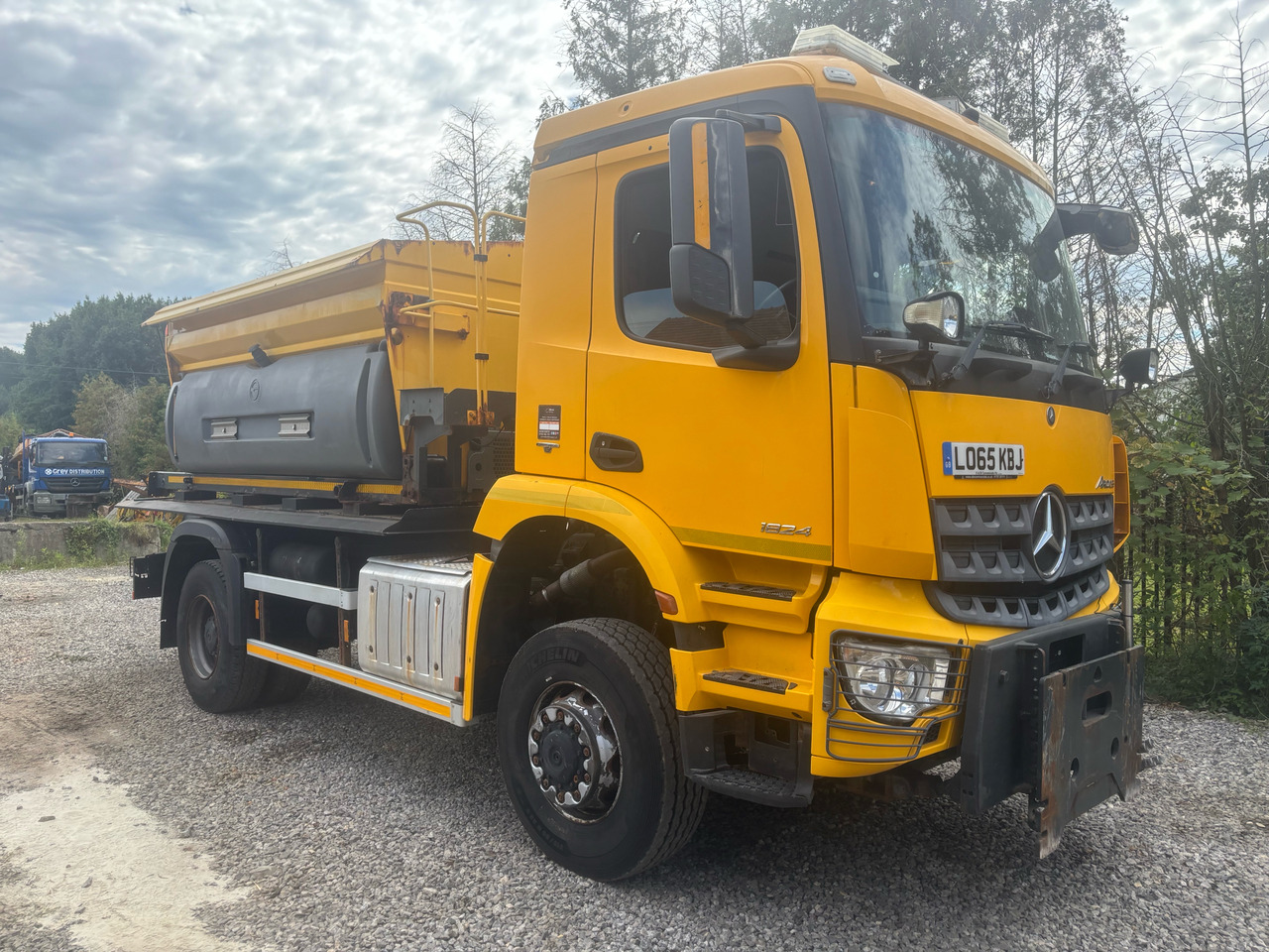 MERCEDES AROCS 1824 4x4BB GRITTER/SPREADER/PLOUGH - Engin de déneigement: photos 4 MERCEDES AROCS 1824 4x4BB GRITTER/SPREADER/PLOUGH - Engin de déneigement: photos 4