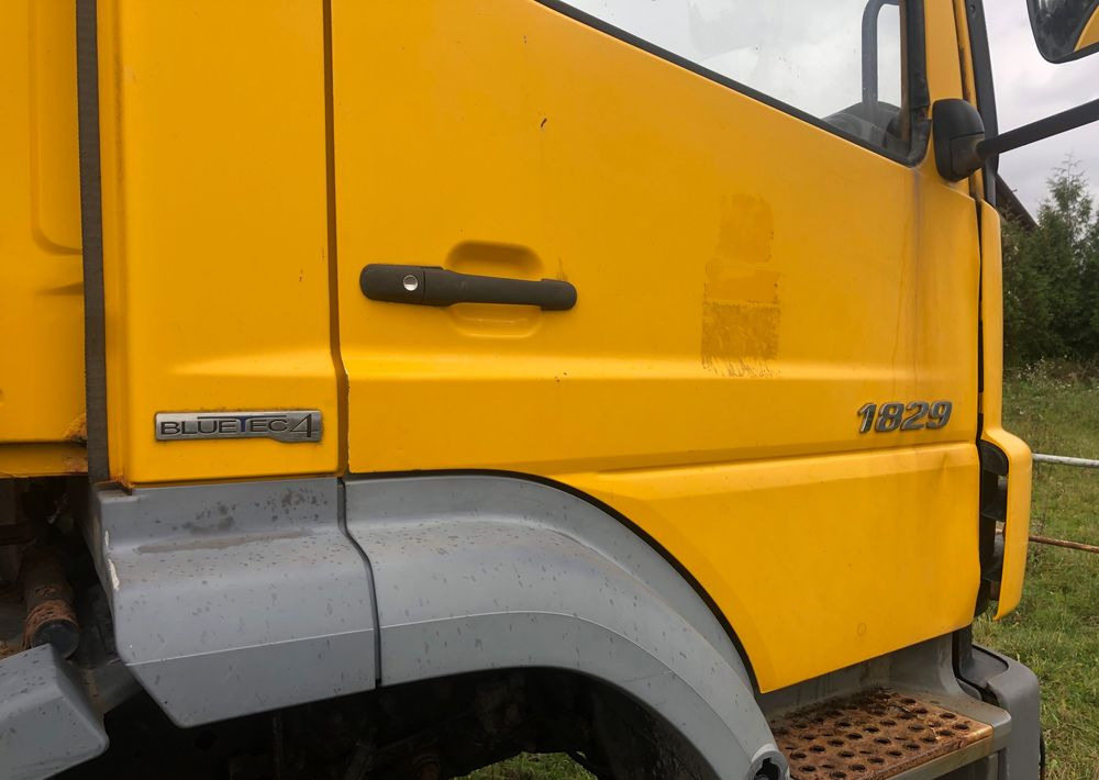 Mercedes-Benz Mercedes Axor 4x4 2006 1829 piaskarka solarka rama en crédit-bail Mercedes-Benz Mercedes Axor 4x4 2006 1829 piaskarka solarka rama: photos 6 Mercedes-Benz Mercedes Axor 4x4 2006 1829 piaskarka solarka rama en crédit-bail Mercedes-Benz Mercedes Axor 4x4 2006 1829 piaskarka solarka rama: photos 6