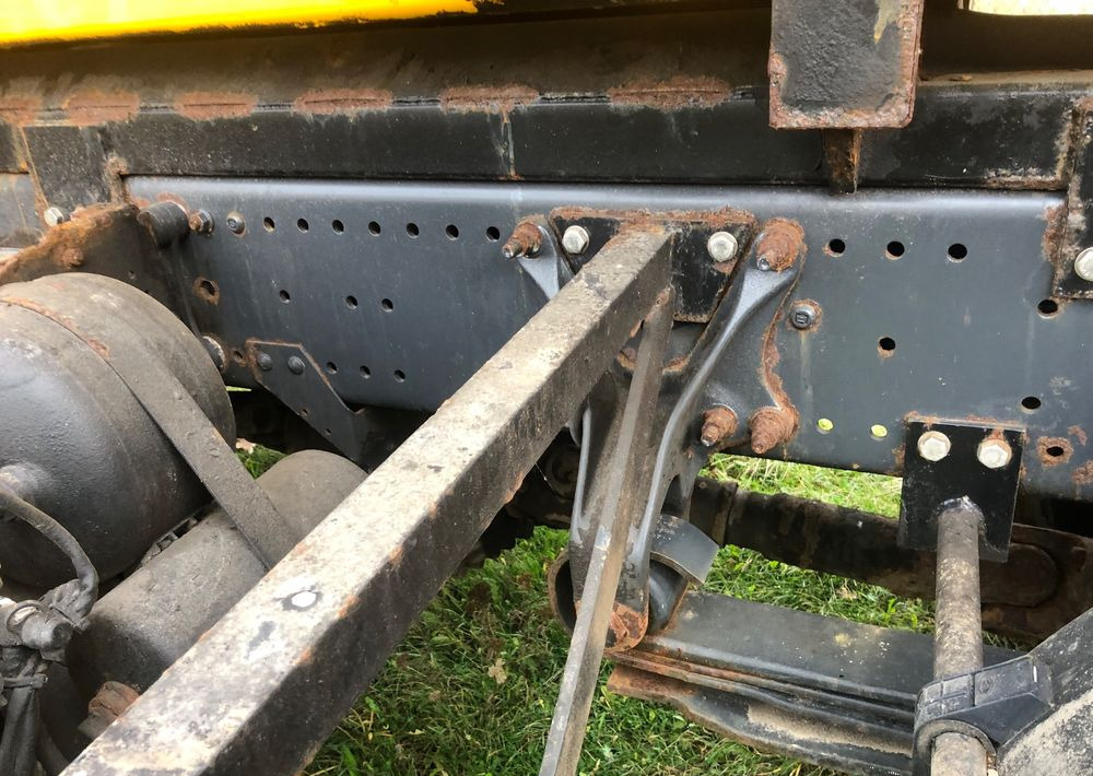 Mercedes-Benz Mercedes Axor 4x4 2006 1829 piaskarka solarka rama en crédit-bail Mercedes-Benz Mercedes Axor 4x4 2006 1829 piaskarka solarka rama: photos 9 Mercedes-Benz Mercedes Axor 4x4 2006 1829 piaskarka solarka rama en crédit-bail Mercedes-Benz Mercedes Axor 4x4 2006 1829 piaskarka solarka rama: photos 9