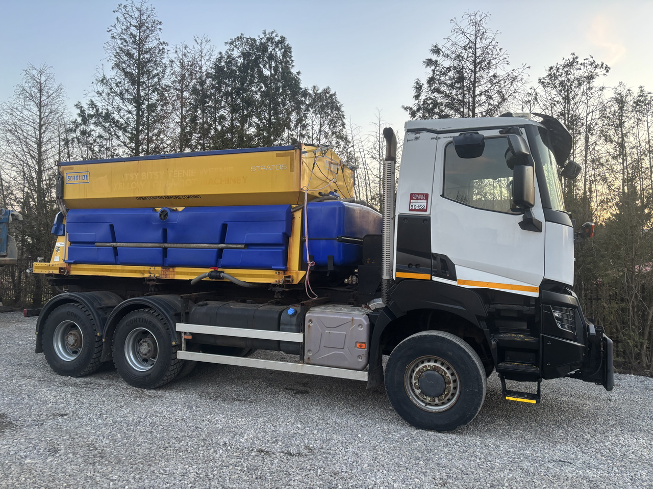 RENAULT K380 6x6 K380 6x6 SCHMIDT STRATOS III GRITTER/SPREADER PLOUGH - Engin de déneigement: photos 4 RENAULT K380 6x6 K380 6x6 SCHMIDT STRATOS III GRITTER/SPREADER PLOUGH - Engin de déneigement: photos 4
