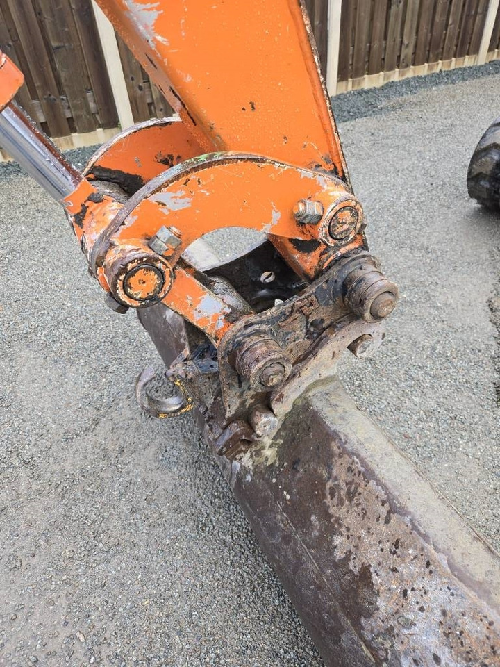 Hitachi ZX 35 U-2  en crédit-bail Hitachi ZX 35 U-2: photos 11