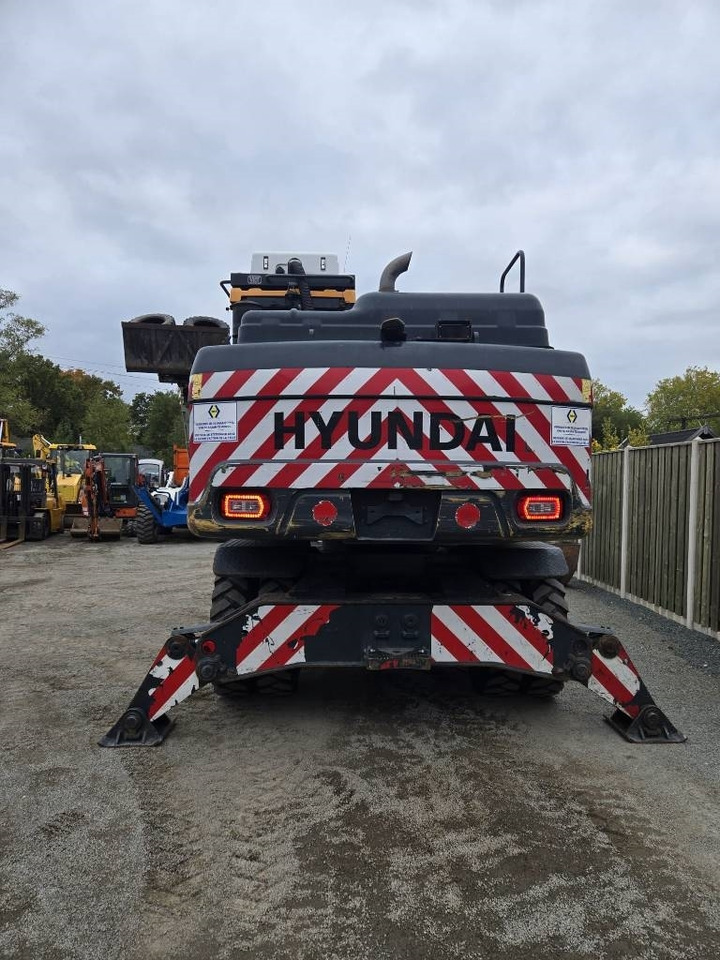 Hyundai HW 160 - Pelle sur pneus: photos 3 Hyundai HW 160 - Pelle sur pneus: photos 3