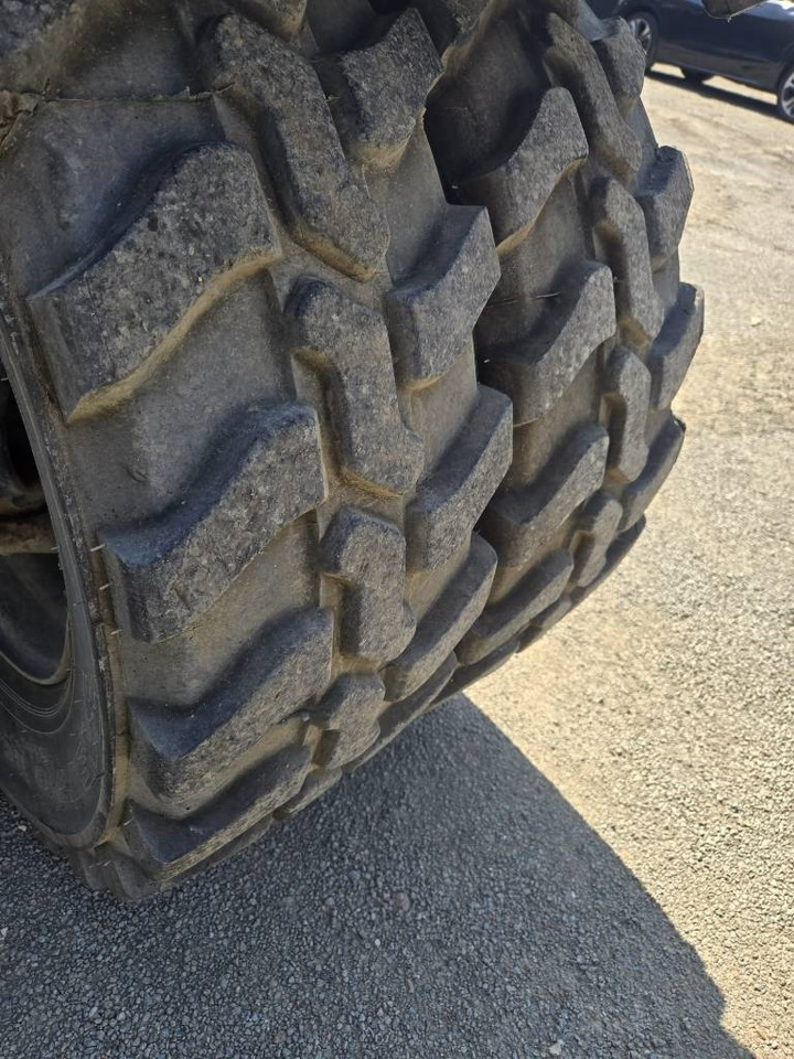 Pelle sur pneus JCB 110 W: photos 12