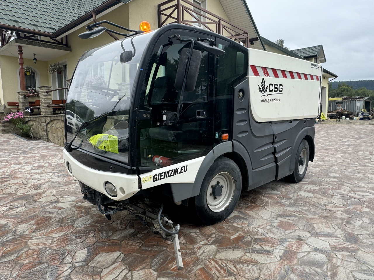 MATHIEU Grand Aquadyne 4000 water truck sprayer HP washer - Balayeuse de voirie: photos 5 MATHIEU Grand Aquadyne 4000 water truck sprayer HP washer - Balayeuse de voirie: photos 5