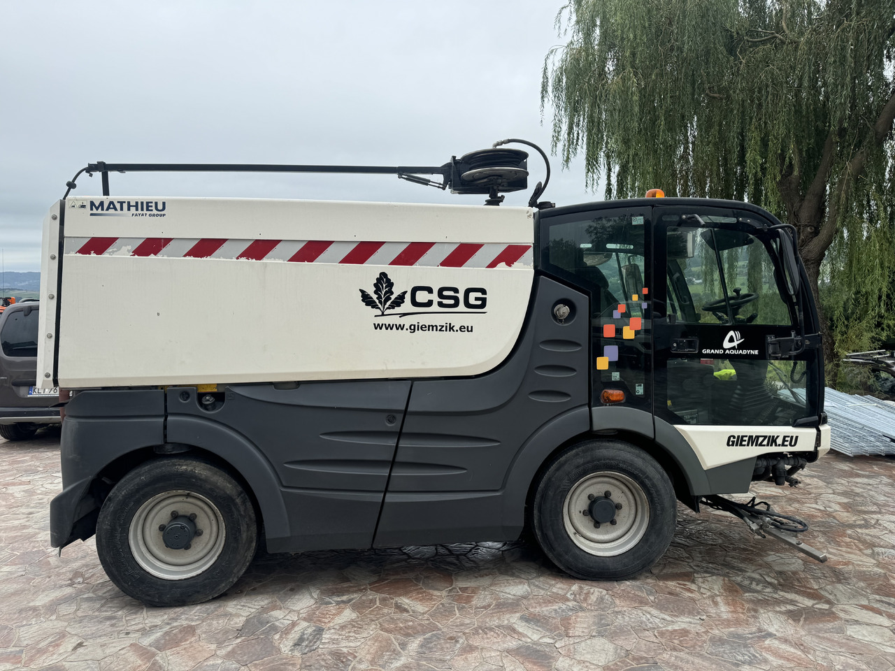 MATHIEU Grand Aquadyne 4000 water truck sprayer HP washer - Balayeuse de voirie: photos 3 MATHIEU Grand Aquadyne 4000 water truck sprayer HP washer - Balayeuse de voirie: photos 3