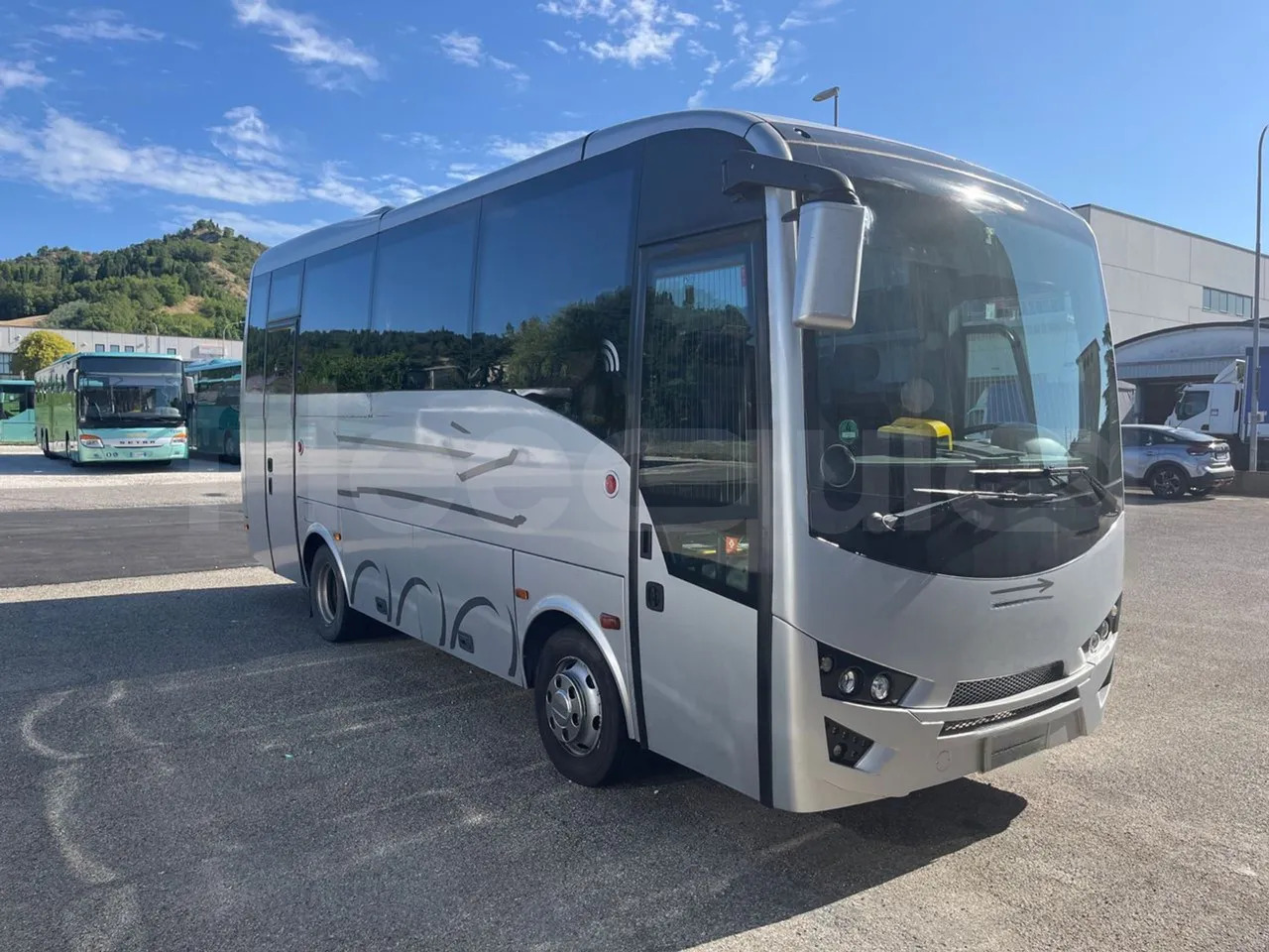 Isuzu Novo - Bus urbain: photos 1 Isuzu Novo - Bus urbain: photos 1