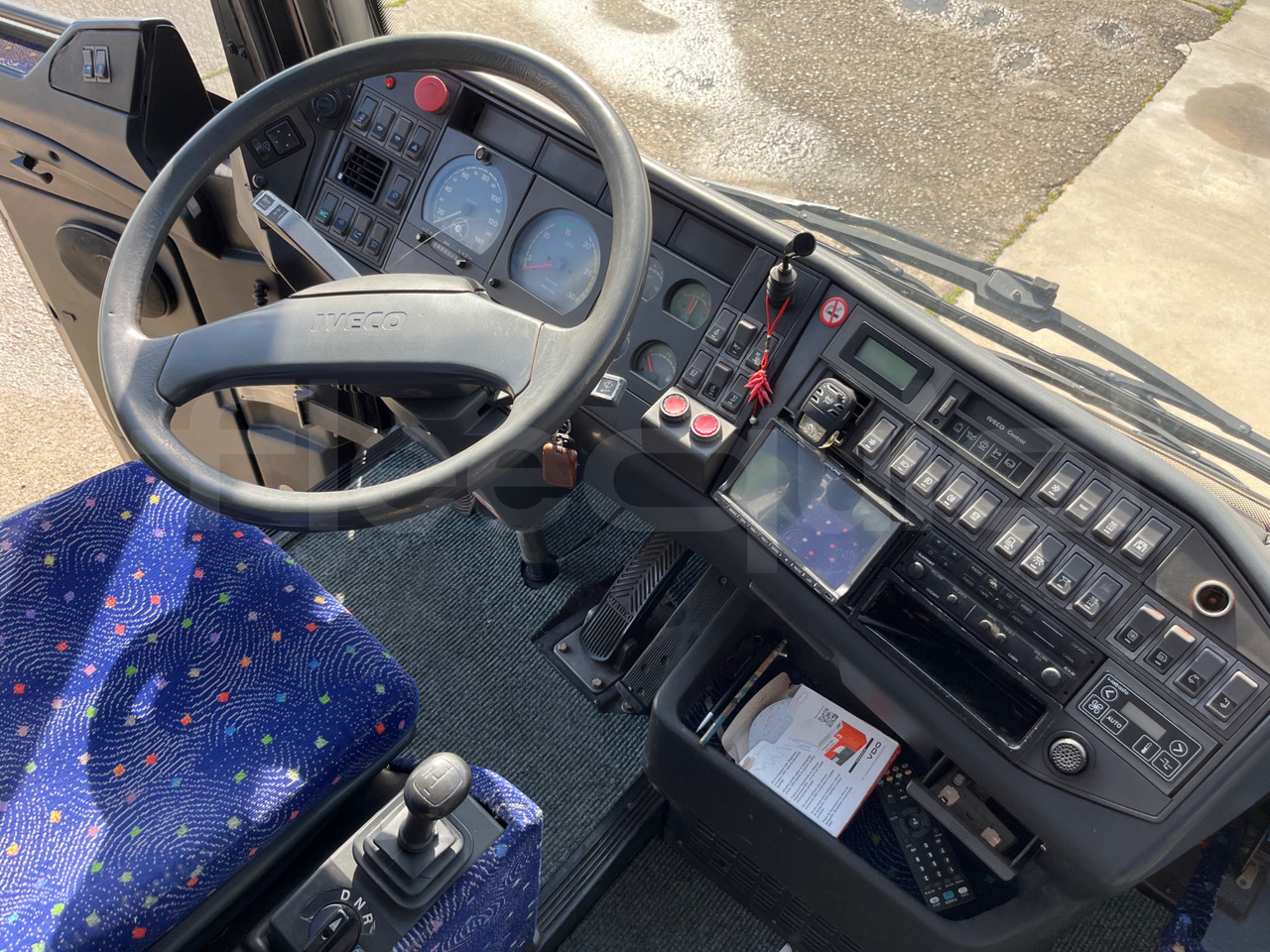 Autocar Iveco 380: photos 16