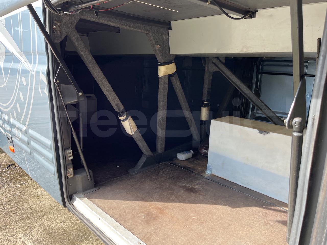 Autocar Iveco 380: photos 8