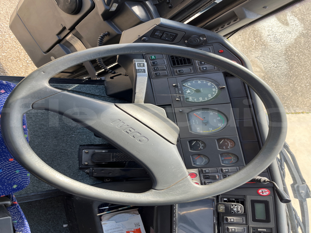 Autocar Iveco 380: photos 17
