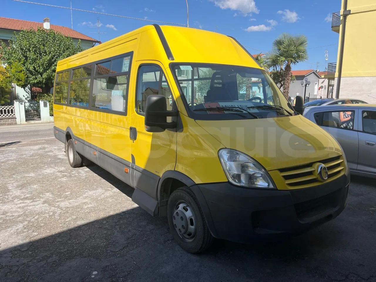 Iveco Daily - Bus scolaire: photos 1 Iveco Daily - Bus scolaire: photos 1