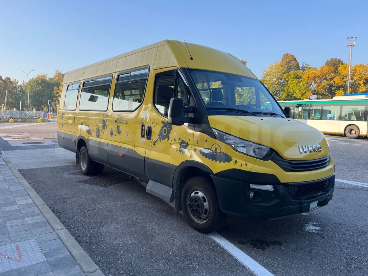 Iveco Daily - Bus scolaire: photos 1 Iveco Daily - Bus scolaire: photos 1
