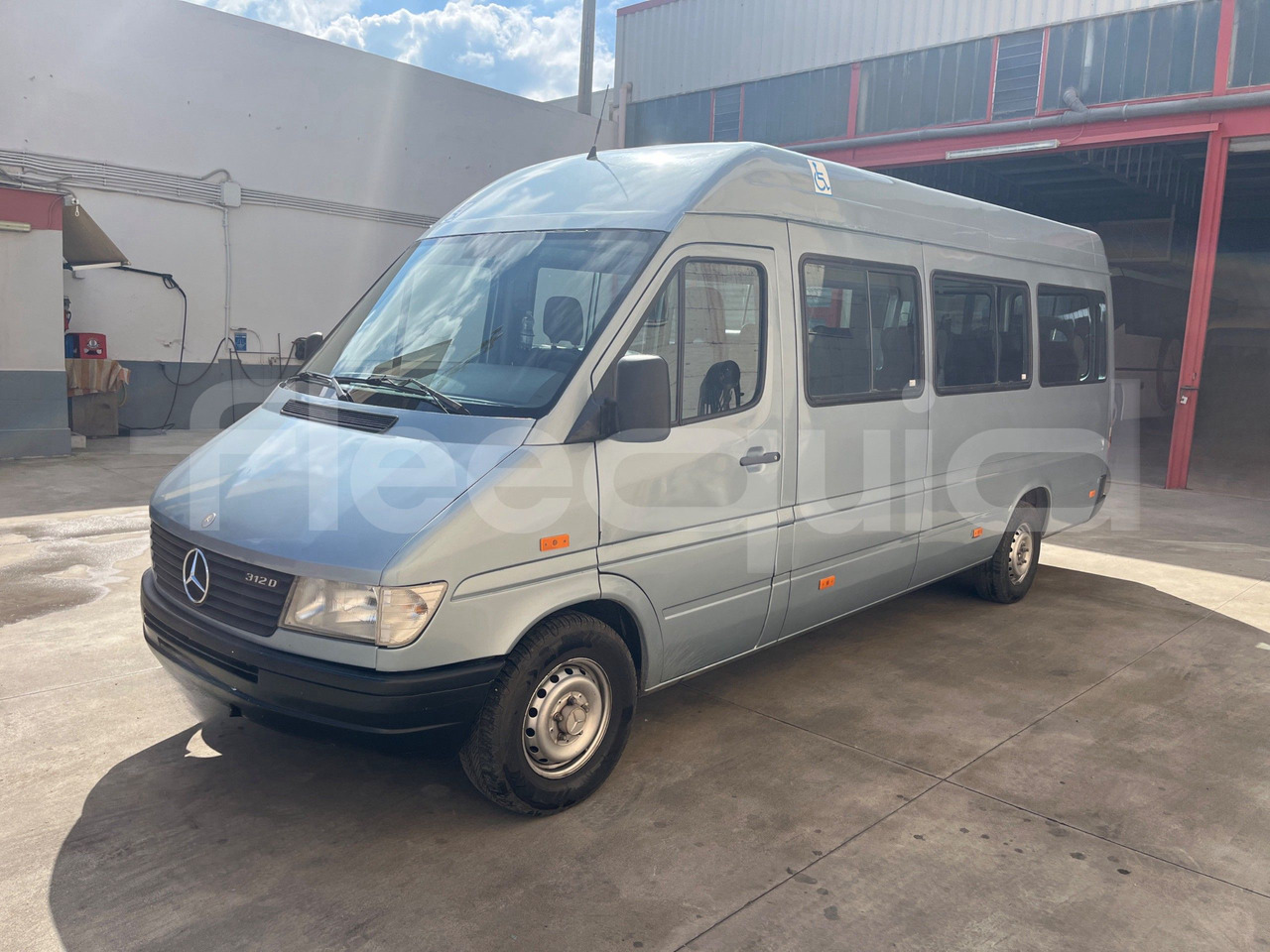 Mercedes-Benz Sprinter - Autocar: photos 4 Mercedes-Benz Sprinter - Autocar: photos 4