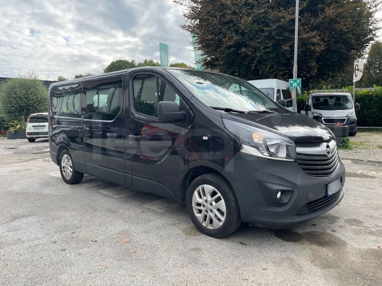 Opel Vivaro - B - Minibus, Transport de personnes: photos 1 Opel Vivaro - B - Minibus, Transport de personnes: photos 1