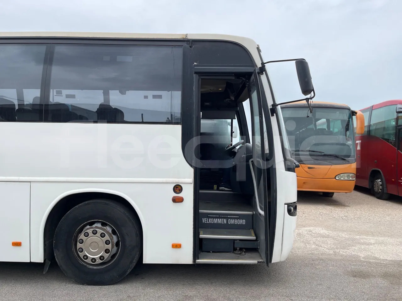 Autocar Volvo B12: photos 15