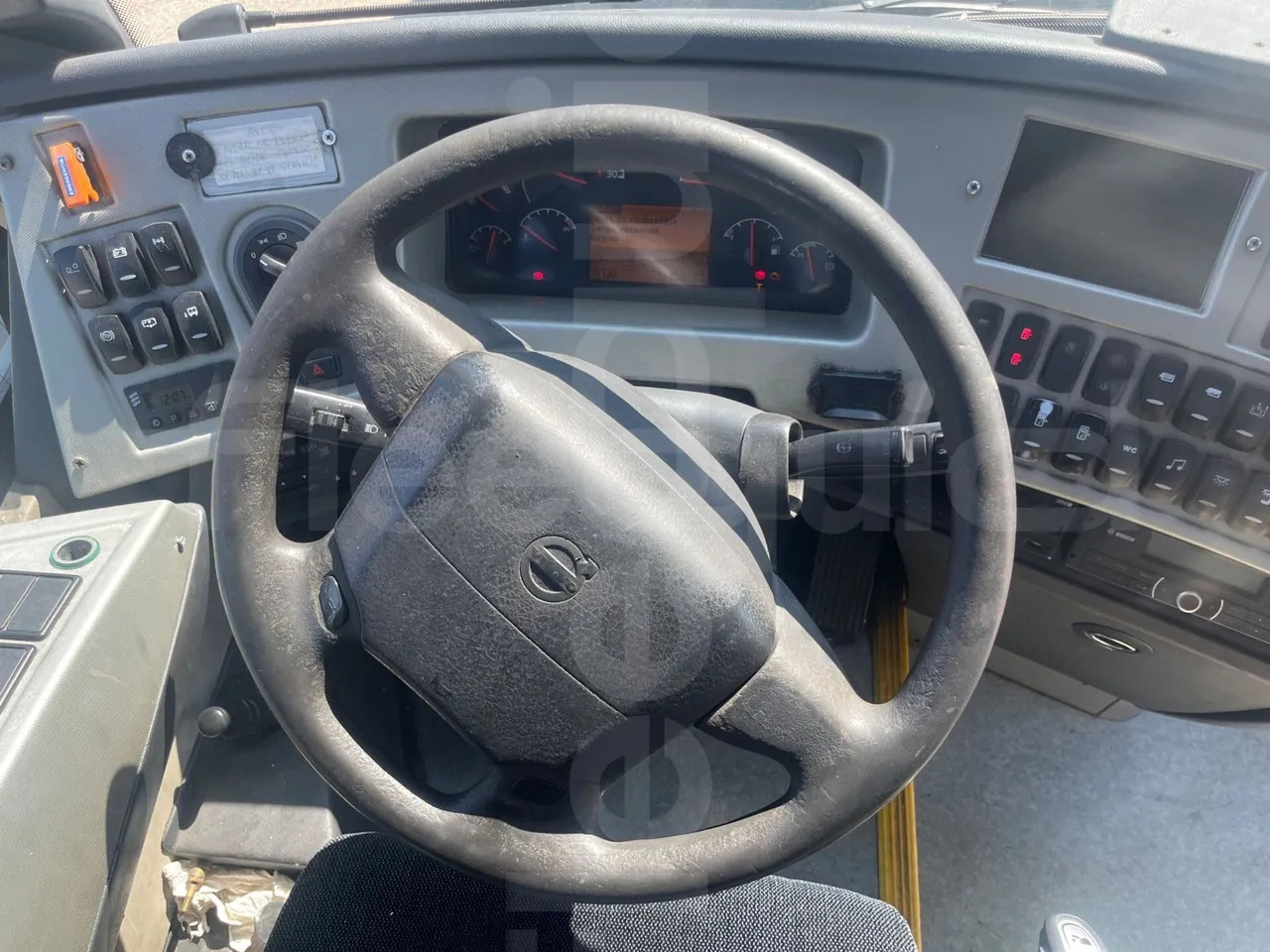 Autocar Volvo B12B: photos 15