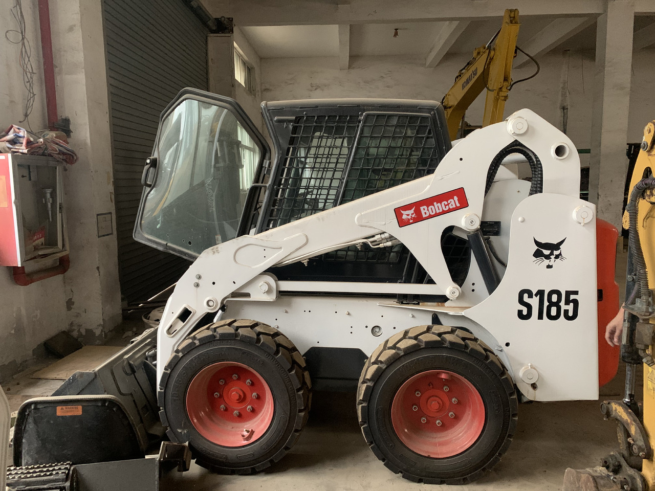 BOBCAT S185 - Mini chargeuse: photos 2 BOBCAT S185 - Mini chargeuse: photos 2