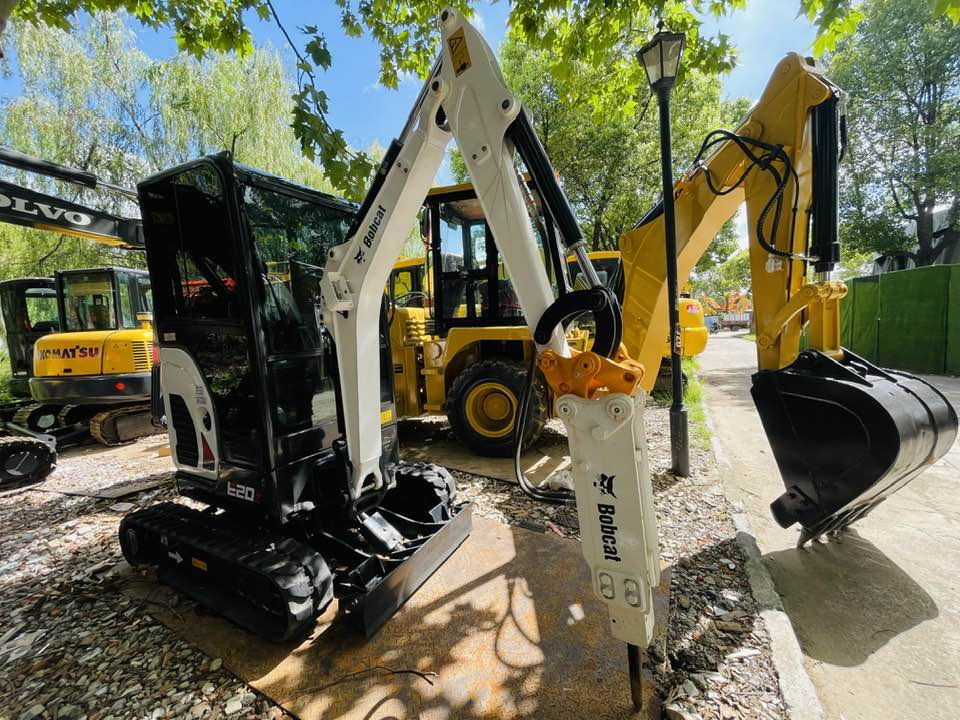 Bobcat 320Z - Mini chargeuse: photos 3 Bobcat 320Z - Mini chargeuse: photos 3