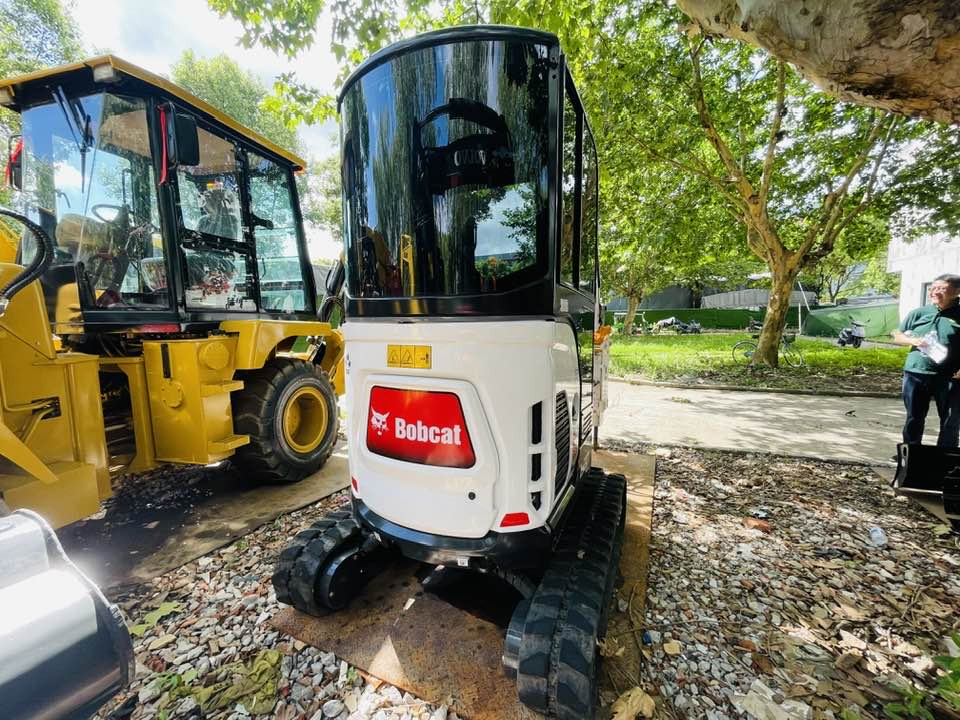 Bobcat 320Z - Mini chargeuse: photos 4 Bobcat 320Z - Mini chargeuse: photos 4