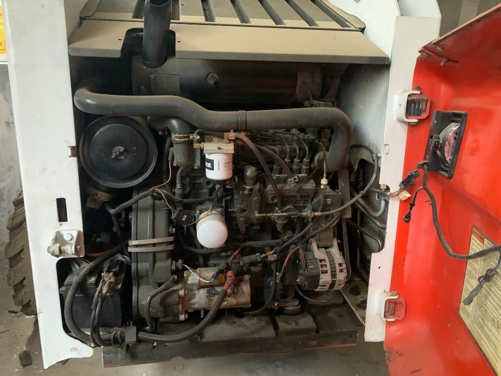 Bobcat S 300 - Mini chargeuse: photos 3 Bobcat S 300 - Mini chargeuse: photos 3