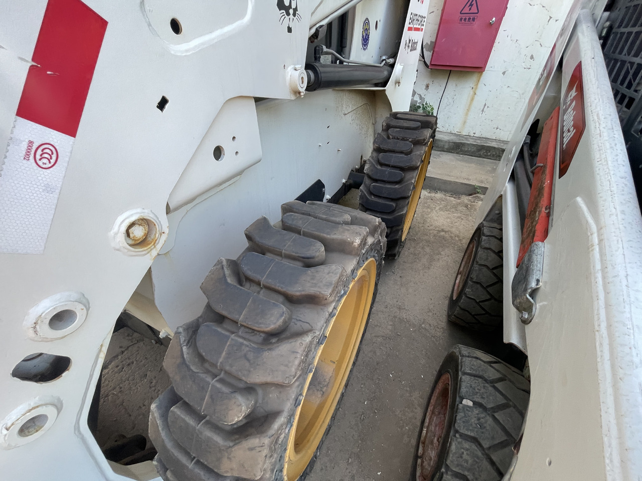 Bobcat S16 Skid-Steer Loader - Mini chargeuse: photos 5 Bobcat S16 Skid-Steer Loader - Mini chargeuse: photos 5