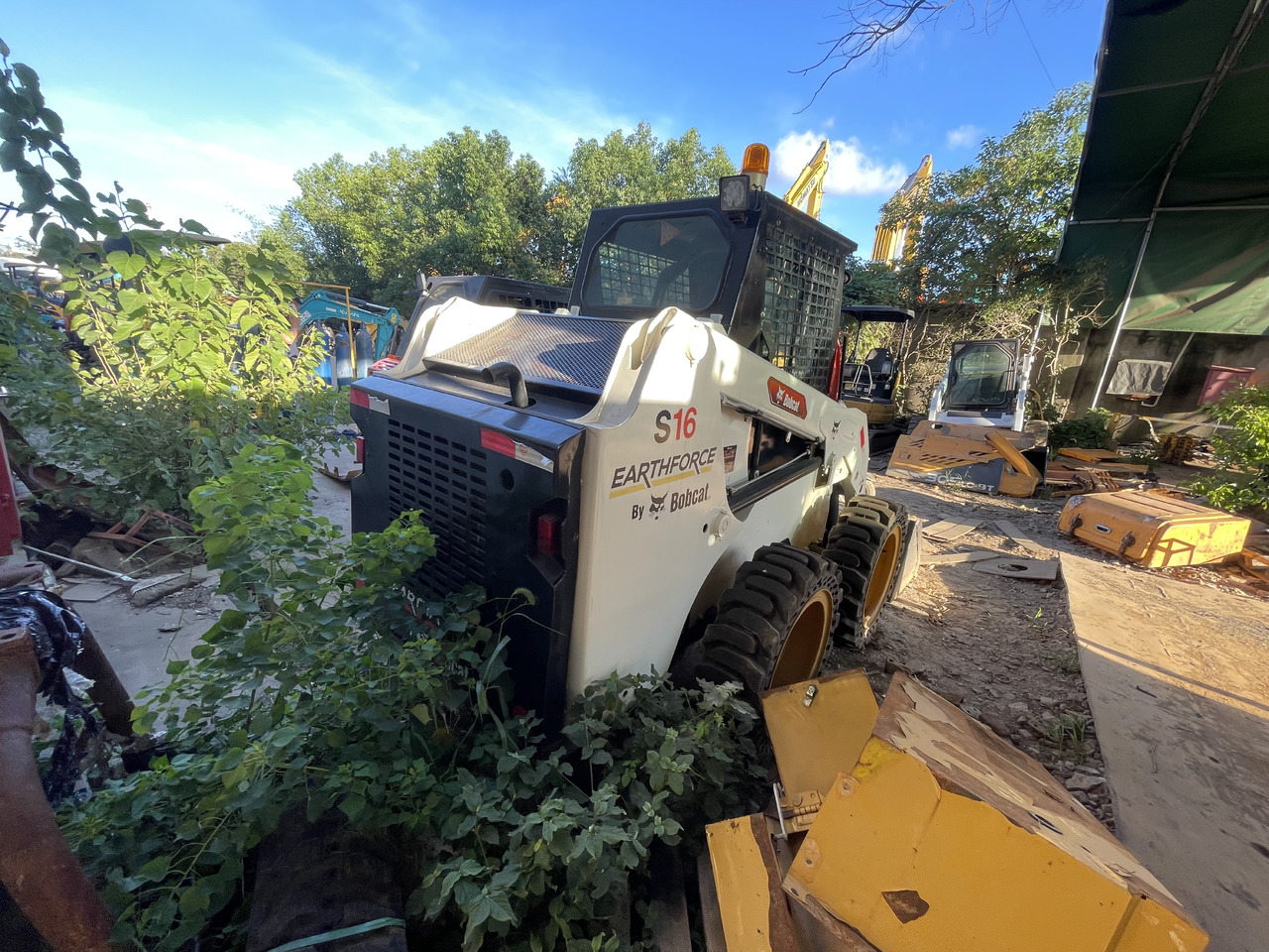 Bobcat S16 Skid-Steer Loader - Mini chargeuse: photos 4 Bobcat S16 Skid-Steer Loader - Mini chargeuse: photos 4
