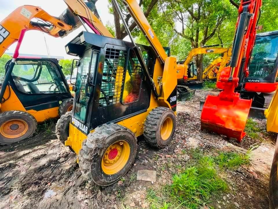 CAT 246B - Mini chargeuse: photos 3 CAT 246B - Mini chargeuse: photos 3