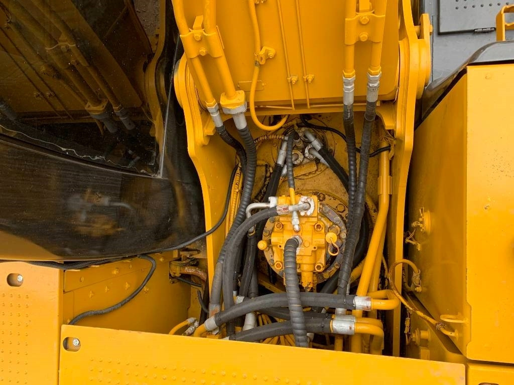 Pelle sur chenille CAT 320D2: photos 16