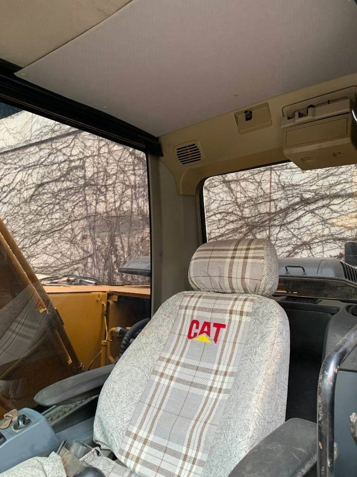 Pelle sur chenille CAT 320D2: photos 10
