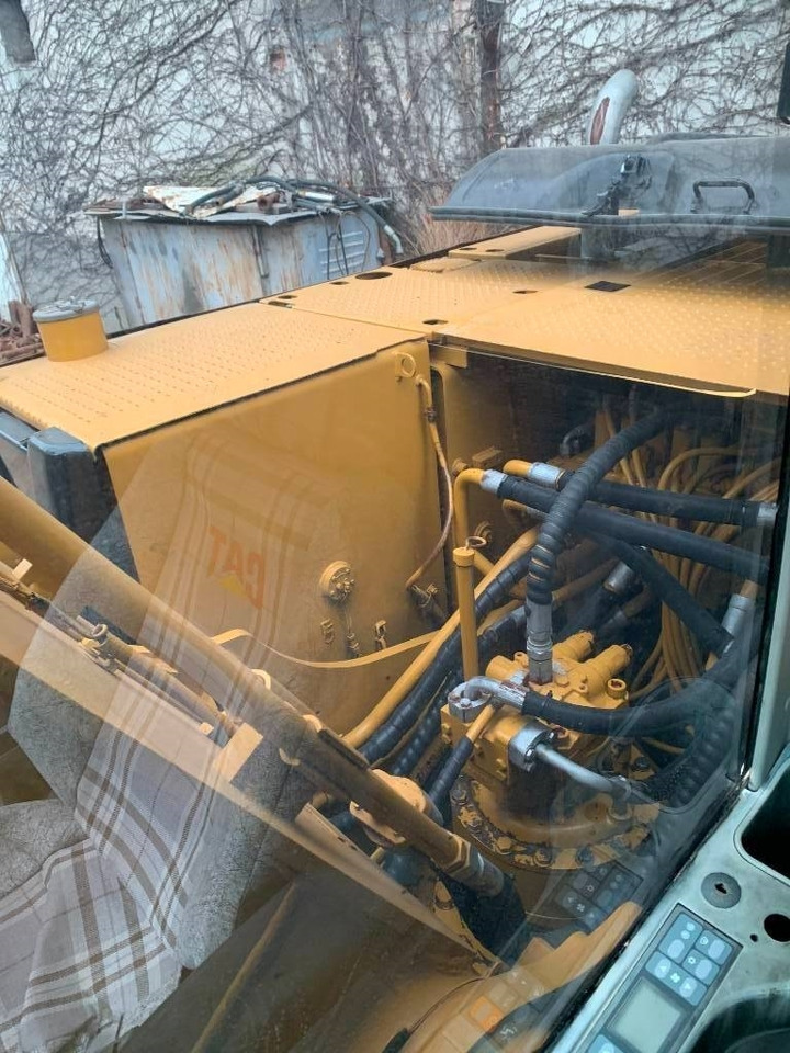 Pelle sur chenille CAT 320D2: photos 14