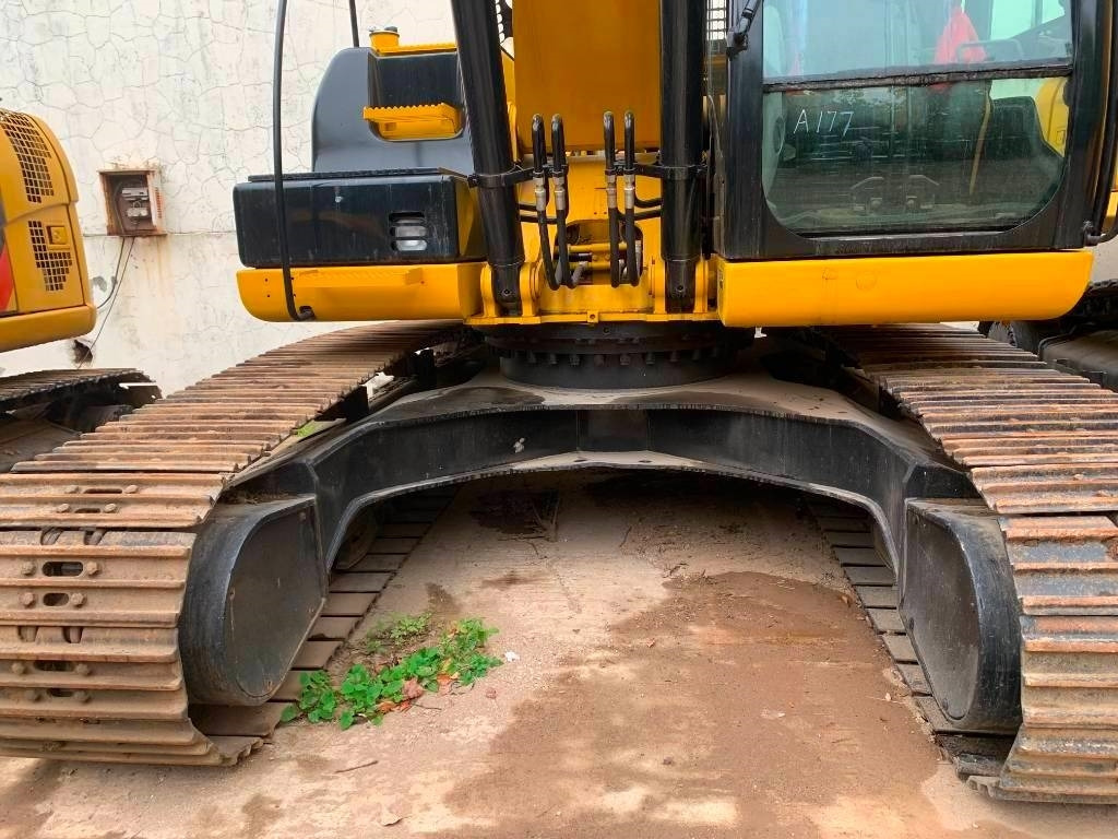 CAT 323 D L - Pelle sur chenille: photos 5 CAT 323 D L - Pelle sur chenille: photos 5