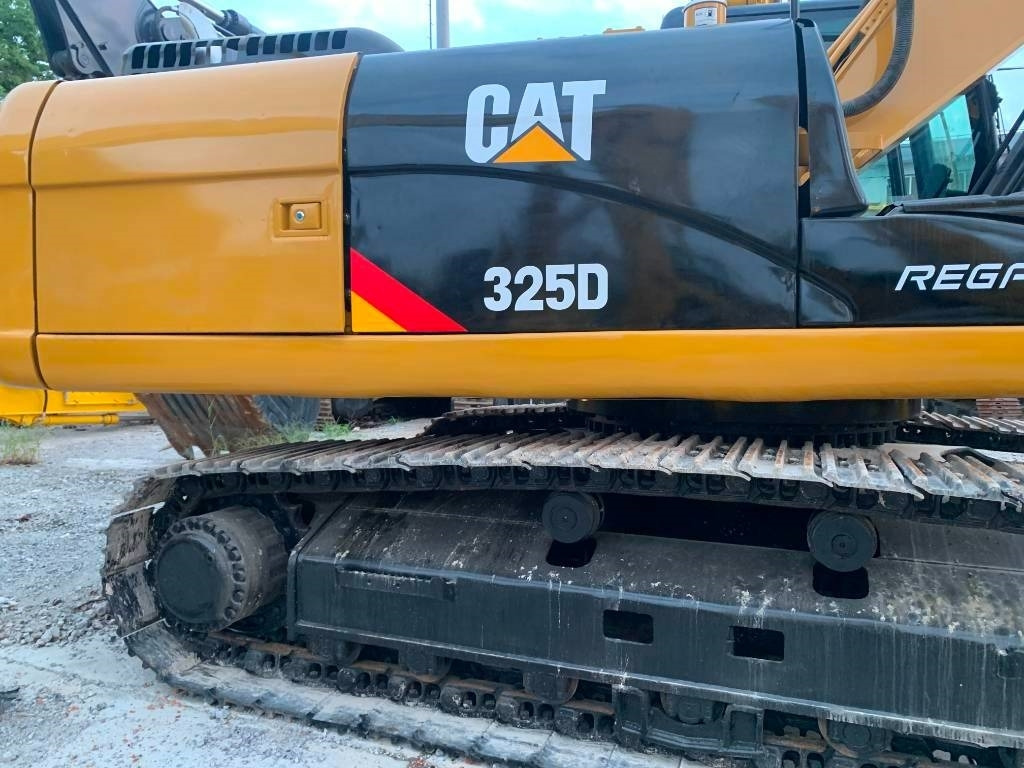 CAT 325 D - Pelle sur chenille: photos 1 CAT 325 D - Pelle sur chenille: photos 1