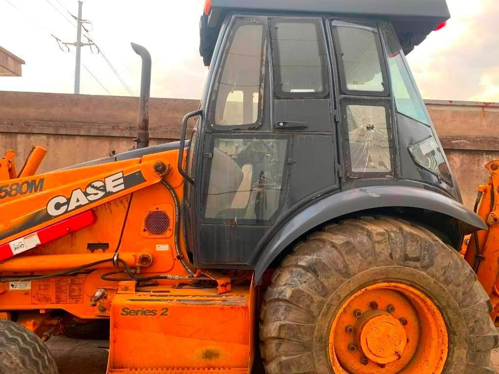 Case 580 M - Tractopelle: photos 1 Case 580 M - Tractopelle: photos 1