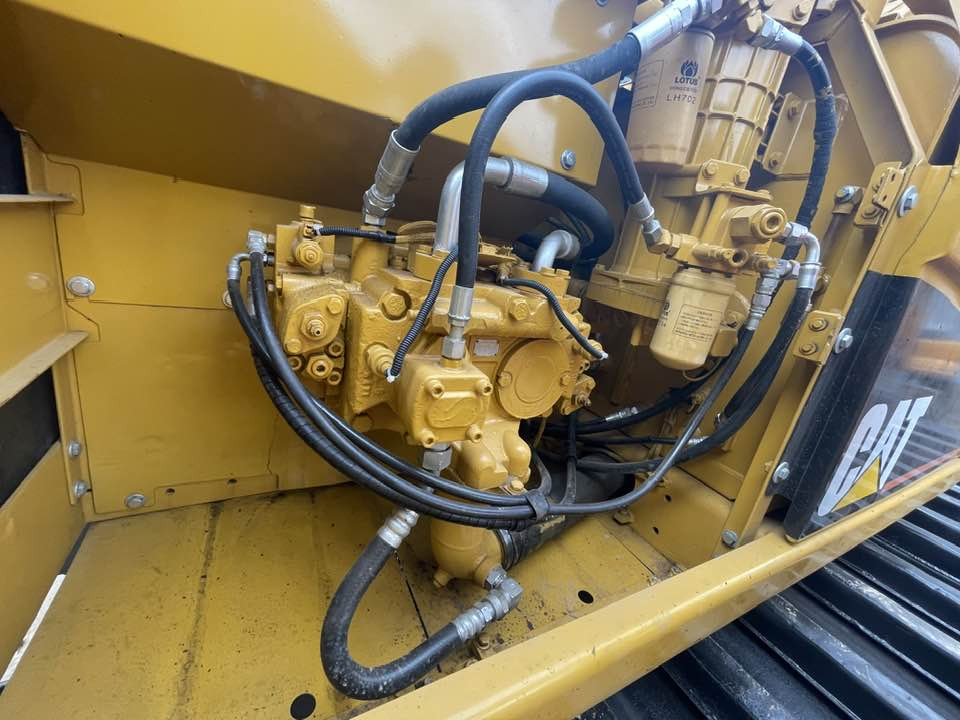 Caterpillar 320CL - Pelle: photos 3 Caterpillar 320CL - Pelle: photos 3