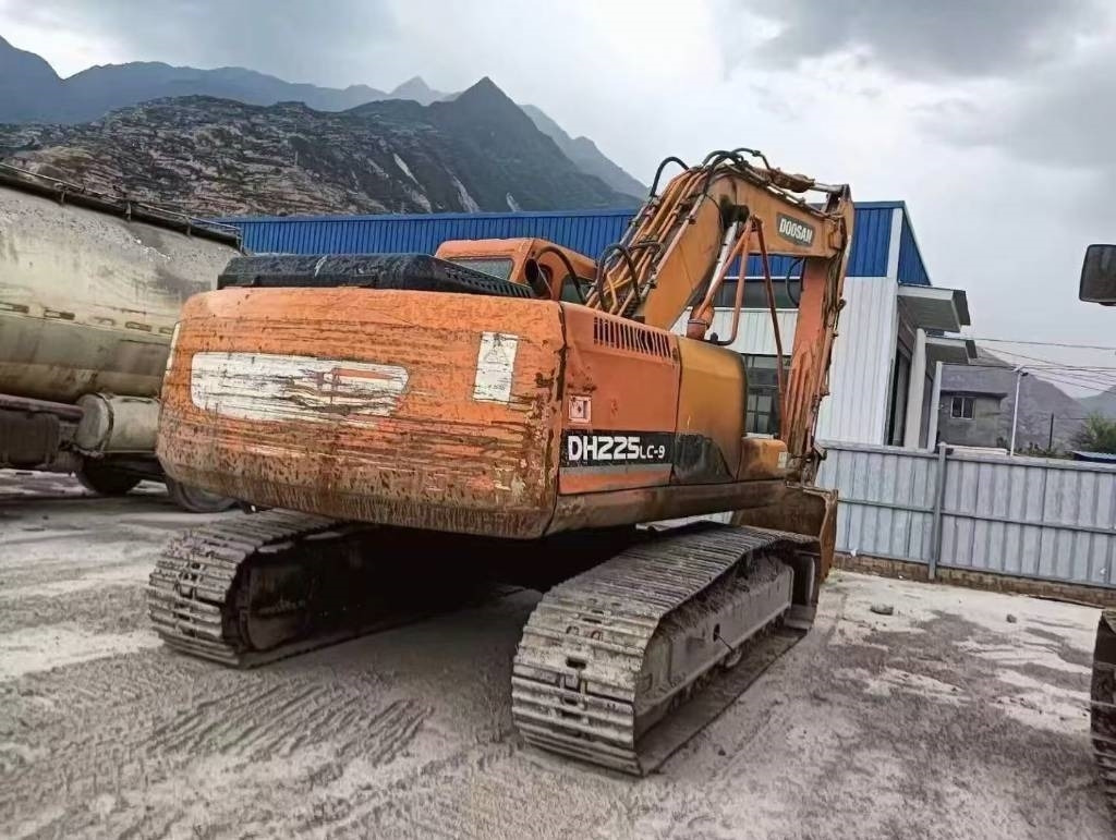 Doosan DX 225 - Pelle sur chenille: photos 3 Doosan DX 225 - Pelle sur chenille: photos 3
