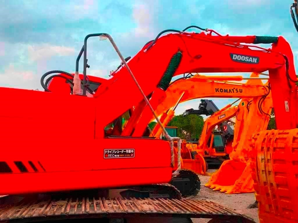 Doosan DX 225 LC - Pelle sur chenille: photos 3 Doosan DX 225 LC - Pelle sur chenille: photos 3