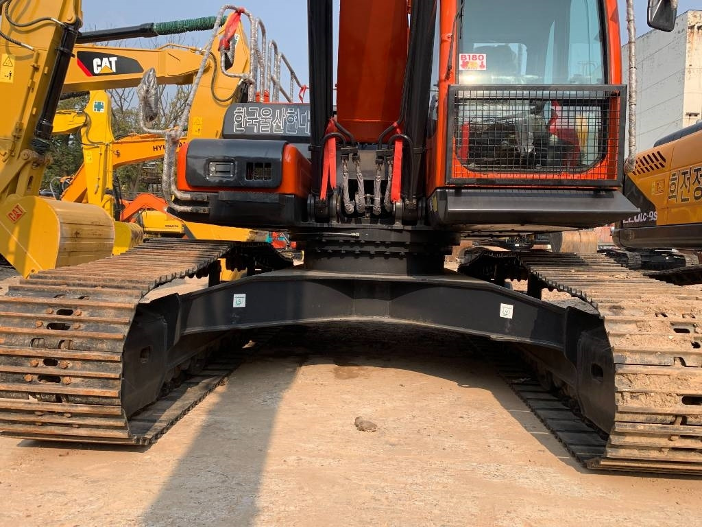 Doosan DX 300 LCA - Pelle sur chenille: photos 3 Doosan DX 300 LCA - Pelle sur chenille: photos 3