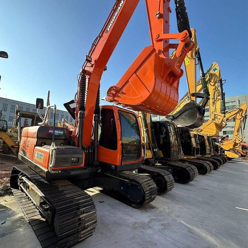Doosan DX150LC-9C - Pelle sur chenille: photos 4 Doosan DX150LC-9C - Pelle sur chenille: photos 4