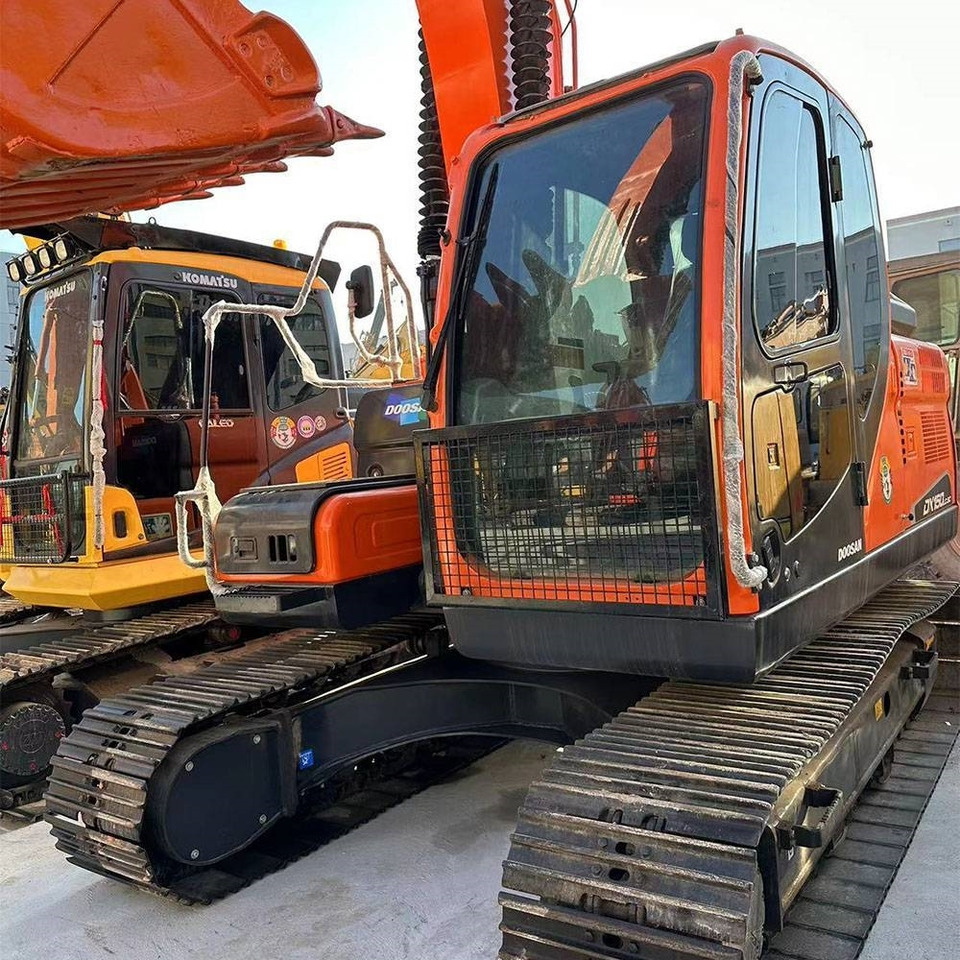 Doosan DX150LC-9C - Pelle sur chenille: photos 5 Doosan DX150LC-9C - Pelle sur chenille: photos 5