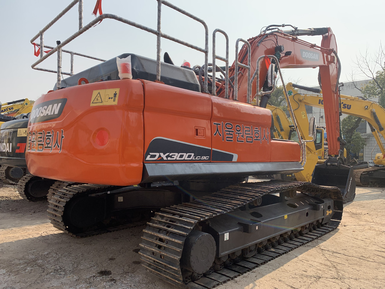 Doosan DX300LC-9C - Pelle: photos 1 Doosan DX300LC-9C - Pelle: photos 1
