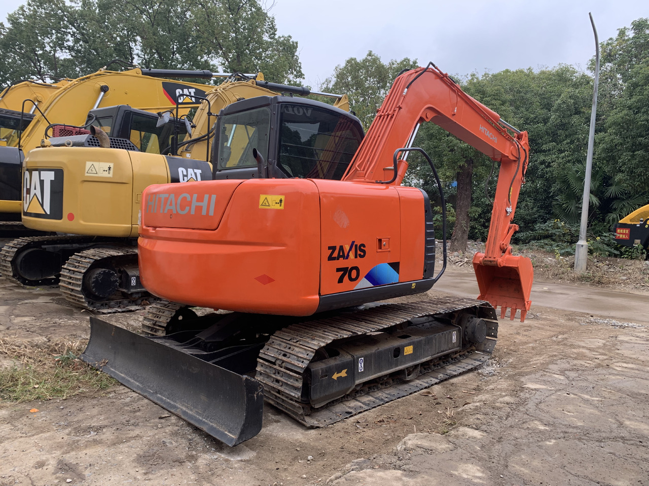 HITACHI ZAXIS 70 - Pelle sur chenille: photos 2 HITACHI ZAXIS 70 - Pelle sur chenille: photos 2